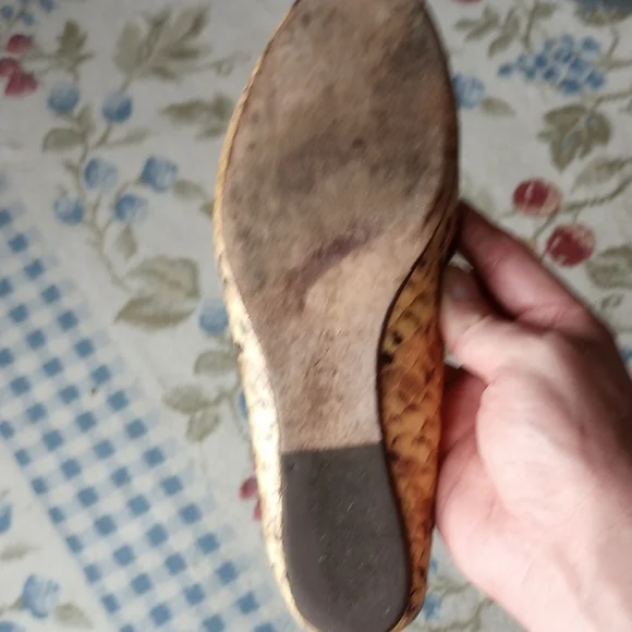 Tory Burch Cream and Brown Flats with Tassel Detail - Picture 10 of 16